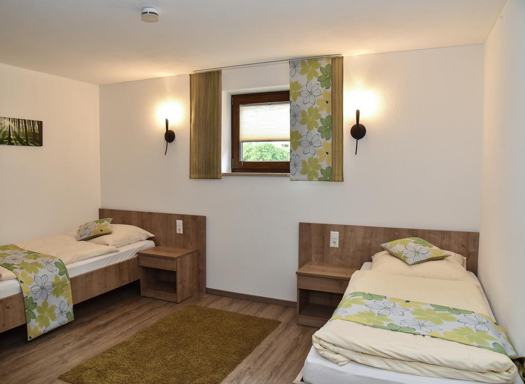 Landhotel Zum Adler Oberbechingen Ngoại thất bức ảnh