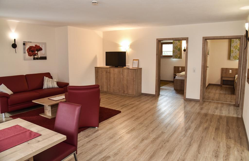 Landhotel Zum Adler Oberbechingen Ngoại thất bức ảnh