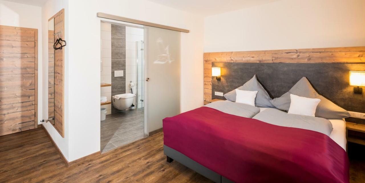 Landhotel Zum Adler Oberbechingen Ngoại thất bức ảnh
