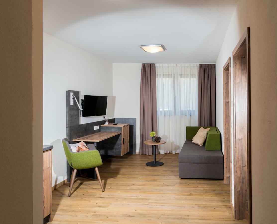 Landhotel Zum Adler Oberbechingen Ngoại thất bức ảnh