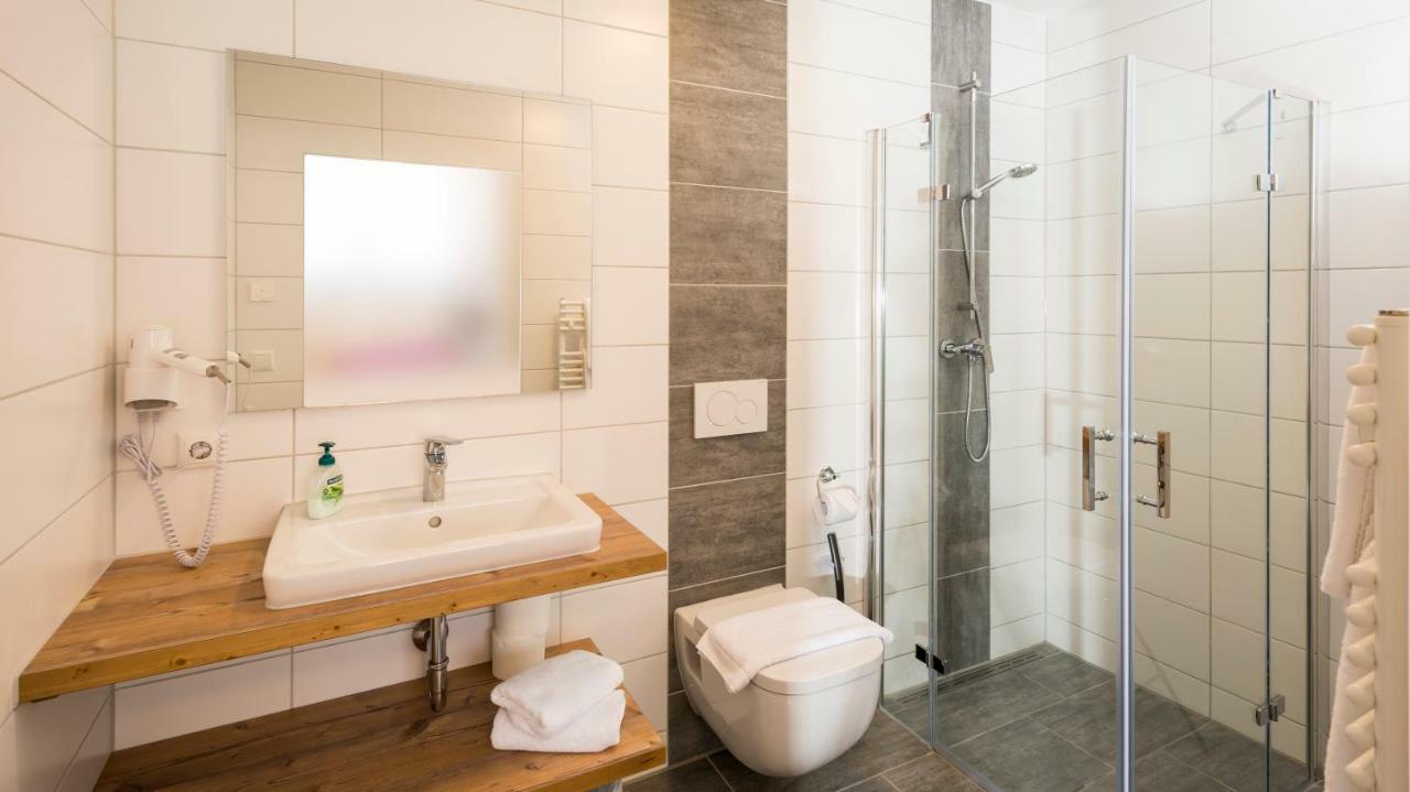 Landhotel Zum Adler Oberbechingen Ngoại thất bức ảnh