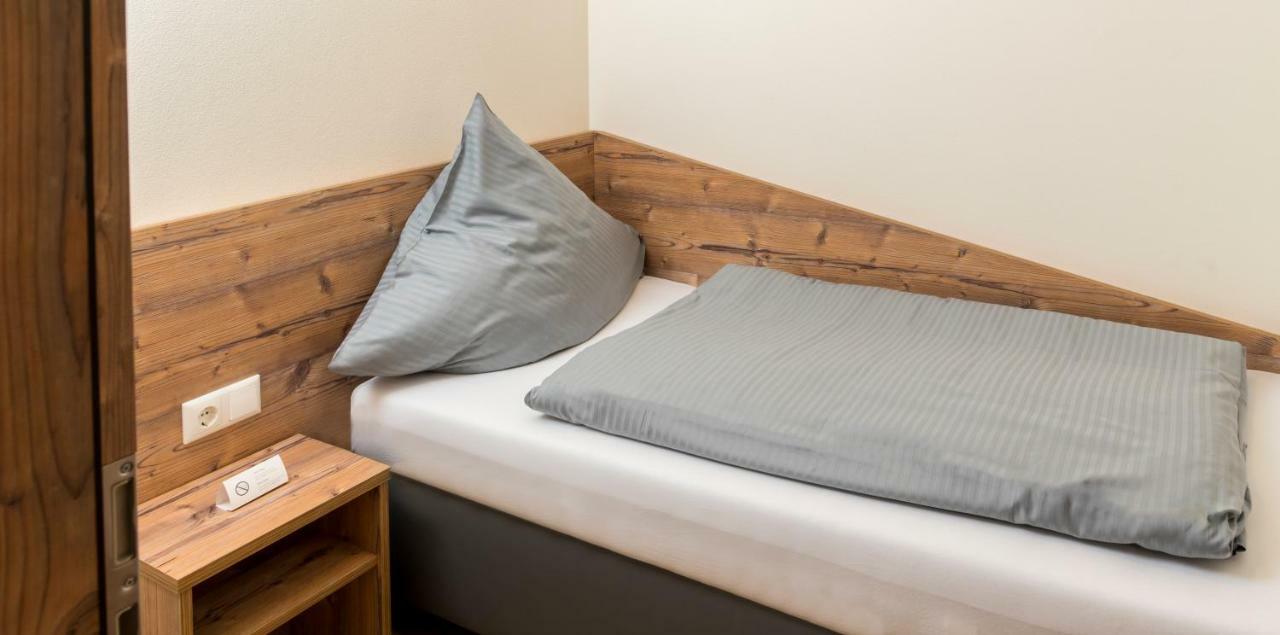 Landhotel Zum Adler Oberbechingen Ngoại thất bức ảnh
