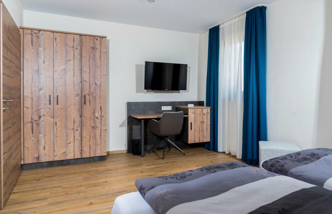 Landhotel Zum Adler Oberbechingen Ngoại thất bức ảnh