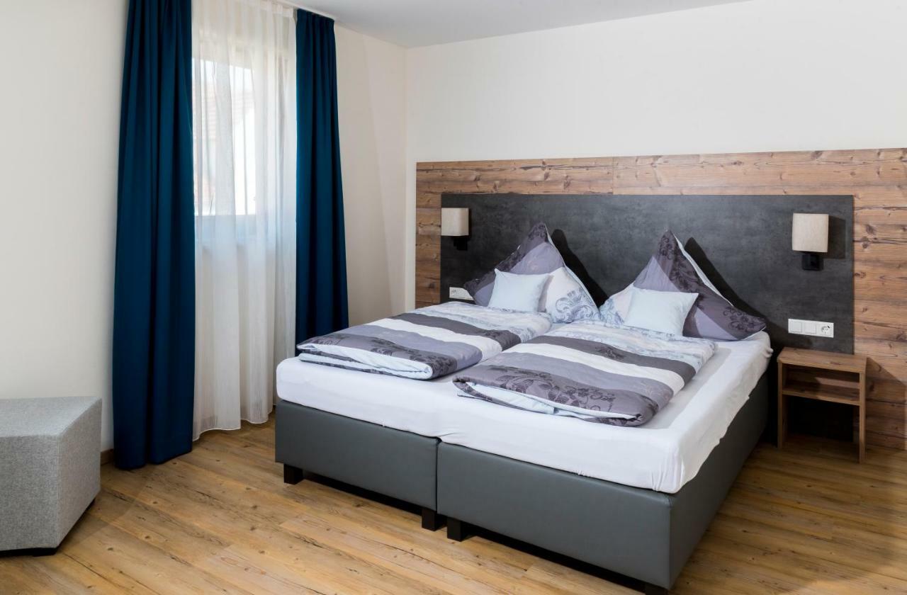 Landhotel Zum Adler Oberbechingen Ngoại thất bức ảnh